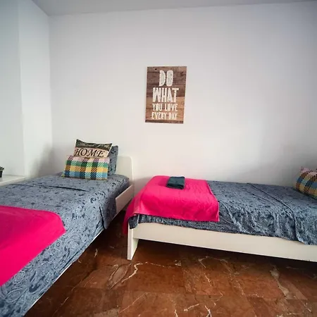 Doble En Eixample Auberge de jeunesse *
