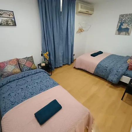 Doble En Eixample Auberge de jeunesse *